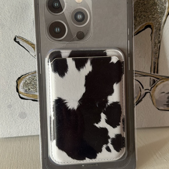 Magnetic Wallet - Picture 4 of 4